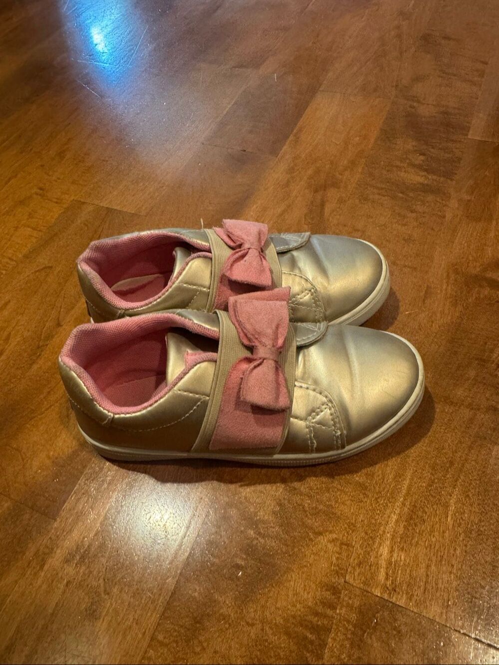 Oomphies Lily Girls Size 1 Metallic Gold Pink Bow Slip-On Sneakers